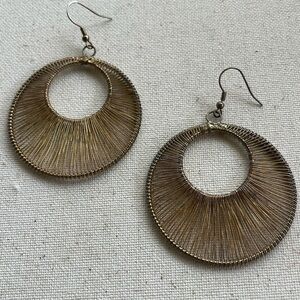 Vintage Boho Wire Wrapped Hoop Earrings – Gold Tone